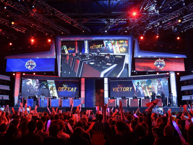 手机马桶人入侵《PUBG》，勇闯破镜米拉玛