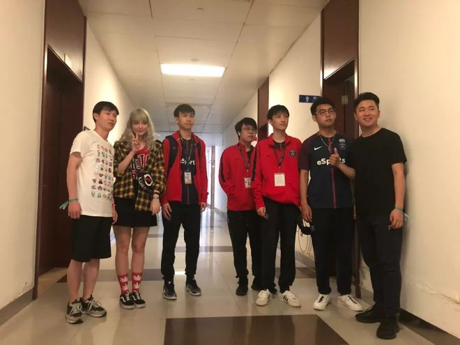 BLAST秋季小组赛第四日：Heroic直落两图横扫NAVI